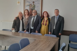 TRT THM Korosundan Federasyonumuza hayırlı olsun ziyareti: TRT Halk Müziği Sanatçısı Sayın Zeynep Cihan ve beraberindeki TRT THM Korosu sanatçıları Federasyonumuzu Ziyaret ederek; seçilen Yönetime hayırlı olsun dileklerinde bulundular. Kendilerine bu anlamlı ziyaretlerinden dolayı teşekkür ediyoruz