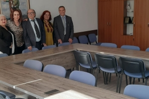 TRT THM Korosundan Federasyonumuza hayırlı olsun ziyareti: TRT Halk Müziği Sanatçısı Sayın Zeynep Cihan ve beraberindeki TRT THM Korosu sanatçıları Federasyonumuzu Ziyaret ederek; seçilen Yönetime hayırlı olsun dileklerinde bulundular. Kendilerine bu anlamlı ziyaretlerinden dolayı teşekkür ediyoruz